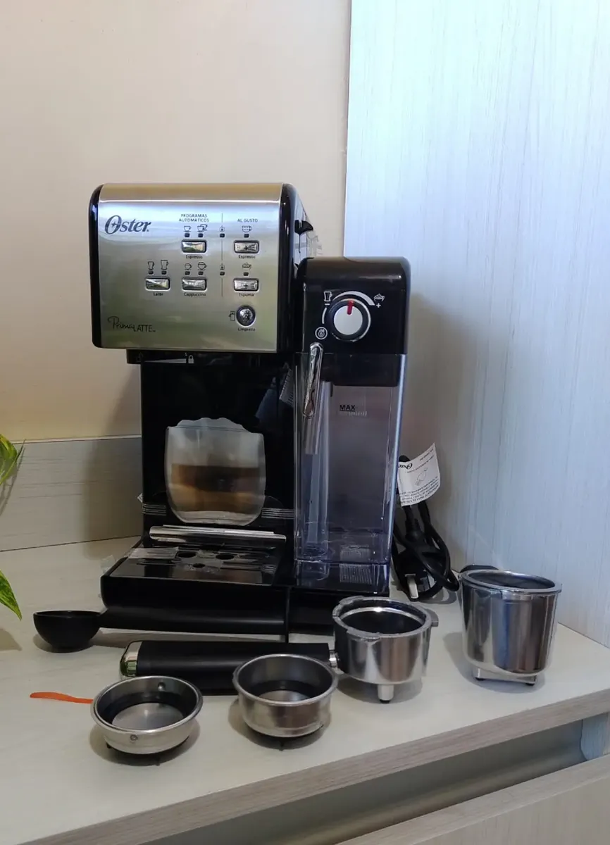 Cafetera Oster Primalatte Bvstem6701ss Acero Y Negra — foto 3