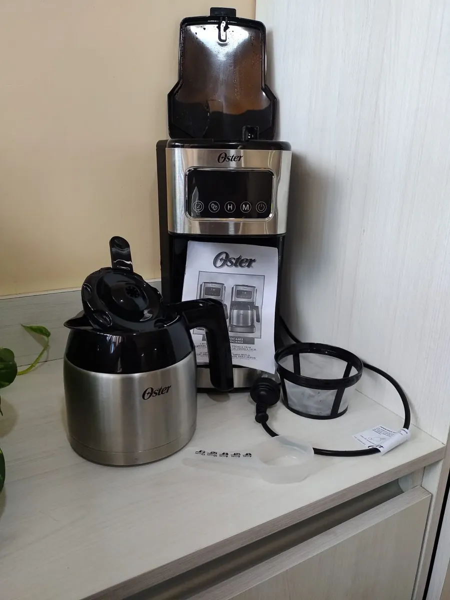 Cafetera Oster Programable Jarra Térmica  Táctil SIN USO — foto 6