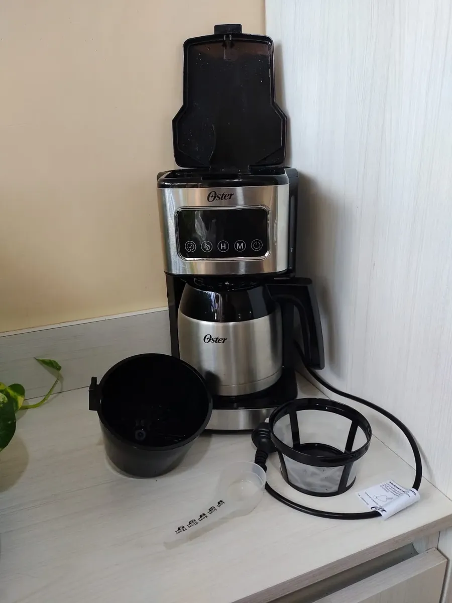 Cafetera Oster Programable Jarra Térmica  Táctil SIN USO — foto 4